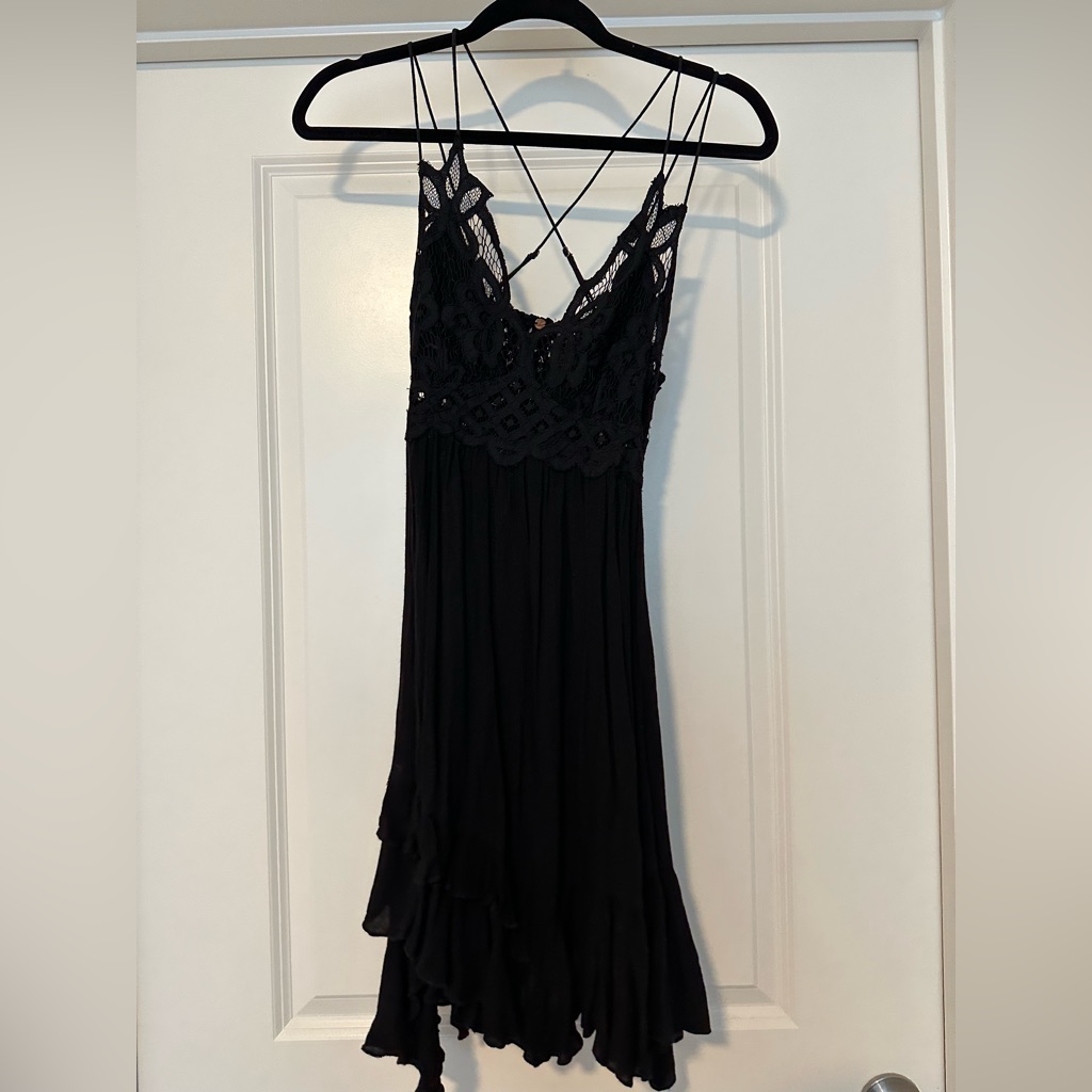 Free People Adella Frilled Chemise. Black. Size Xs.